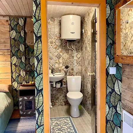 Ennu's Hut Campingplads *