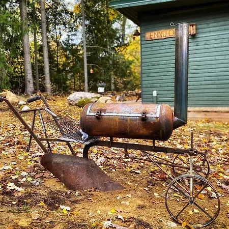 Ennu's Hut Κάμπινγκ *