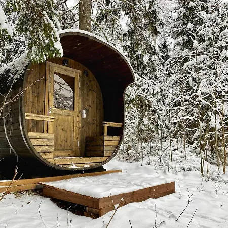 Camping Ennu’s Hut